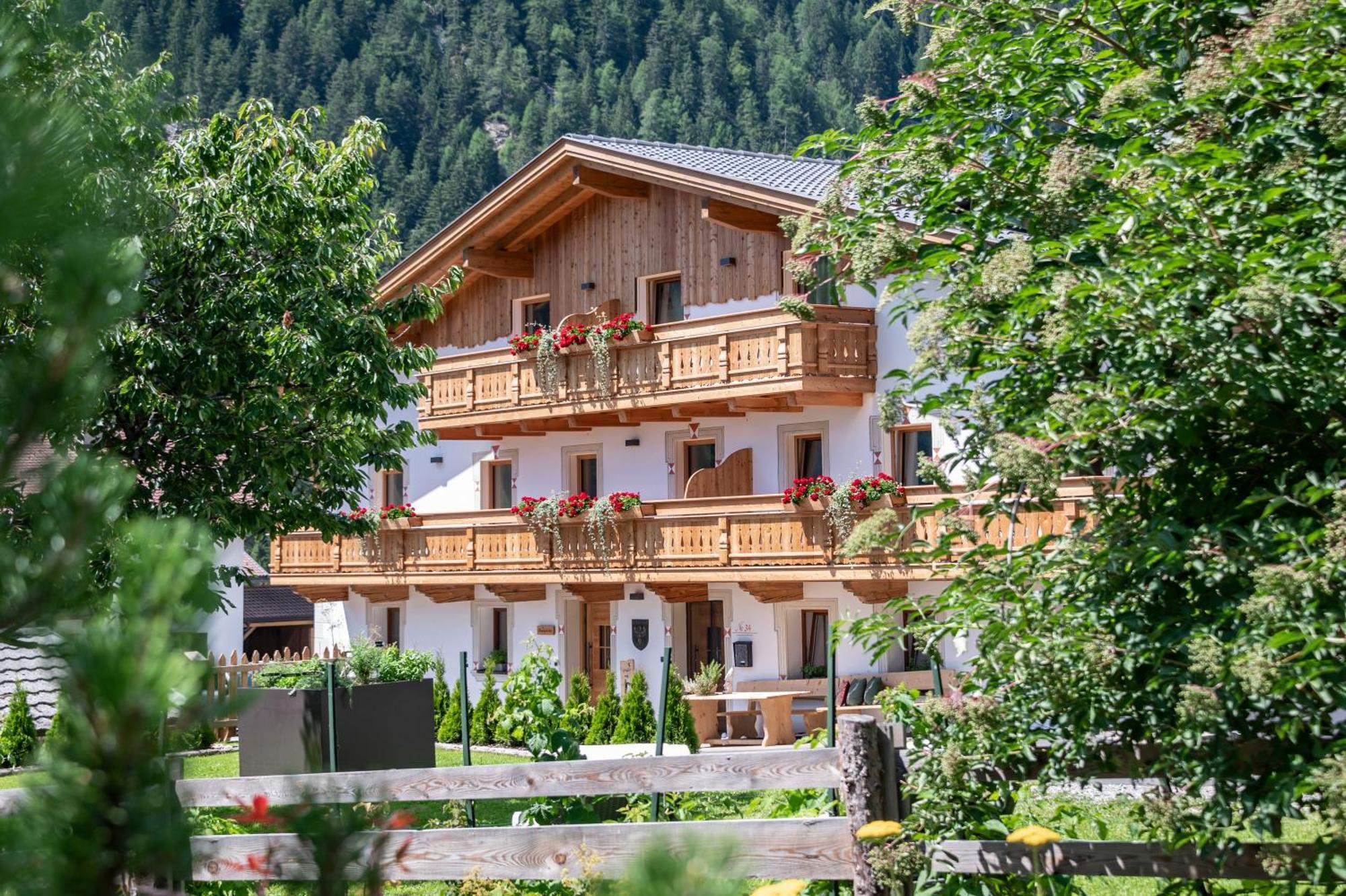 Mesnerhof Apartment Valles Luaran gambar